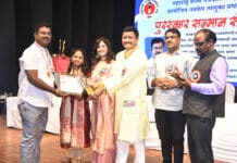 महाराष्ट्र पोल्ट्री संघटनेचे अध्यक्ष अनिल खामकर ‘शेतकरी पोल्ट्री योद्धा’ पुरस्काराने सन्मानित