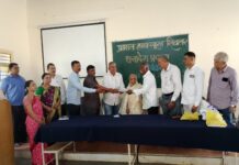 शिवतर येथील प्रभात हायस्कूलला शिष्यवृत्तीसाठी (Scholarship) पार्वती शंकर कदम यांच्याकडून १ लाख रुपयांची देणगी. खेड तालुक्यात शिक्षणाला प्रोत्साहन.