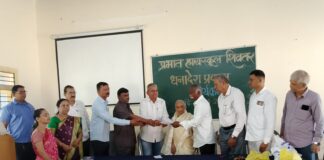 शिवतर येथील प्रभात हायस्कूलला शिष्यवृत्तीसाठी (Scholarship) पार्वती शंकर कदम यांच्याकडून १ लाख रुपयांची देणगी. खेड तालुक्यात शिक्षणाला प्रोत्साहन.