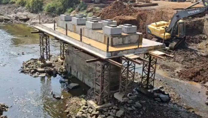 Mahad Gandhari Bridge Controversy