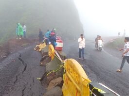 Amba Ghat: आंबा घाट अवजड वाहतुकीसाठी पूर्ण बंद; रस्त्याला भेगा; अवजड वाहनांवर तातडीची बंदी, पर्यायी मार्ग जाहीर Amba Ghat