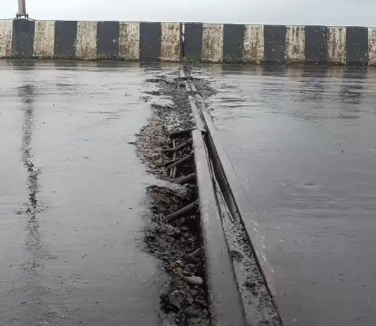 Savitri Bridge: महाड सावित्री पुलावरील एक्सपान्शन जॉइंट दुभागल्याने अपघाताचा धोका! राष्ट्रीय महामार्ग विभागाचे जाणुनबुजून दुर्लक्ष? Savitri Bridge
