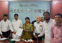 Roha School Fund: रोहा अष्टमी नगर परिषदेच्या शालेय इमारतीला 5 कोटीचा निधी, आमदार अनिकेत तटकरे यांच्याकडून निधीच्या पत्राचे वितरण Roha School Fund